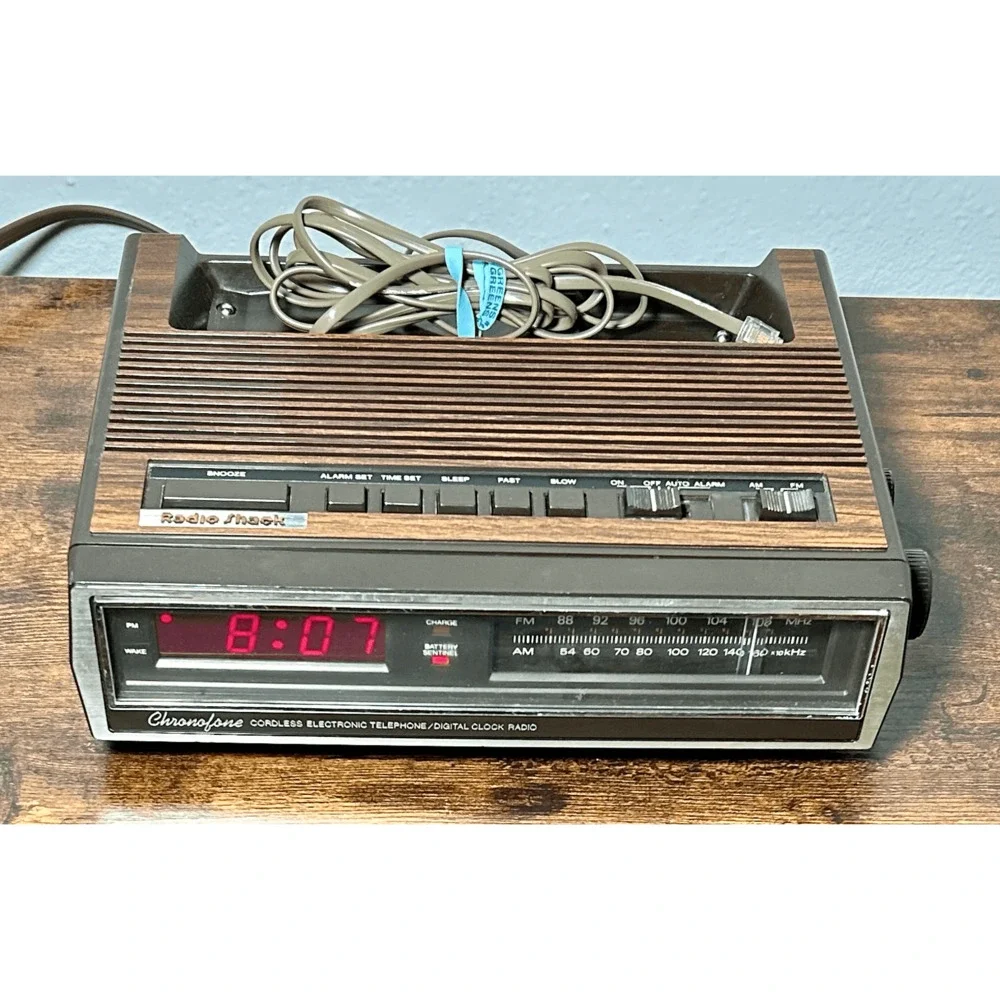 Vintage Radio Shack Woodgrain Chronofone Et-380 Clock. No telephone